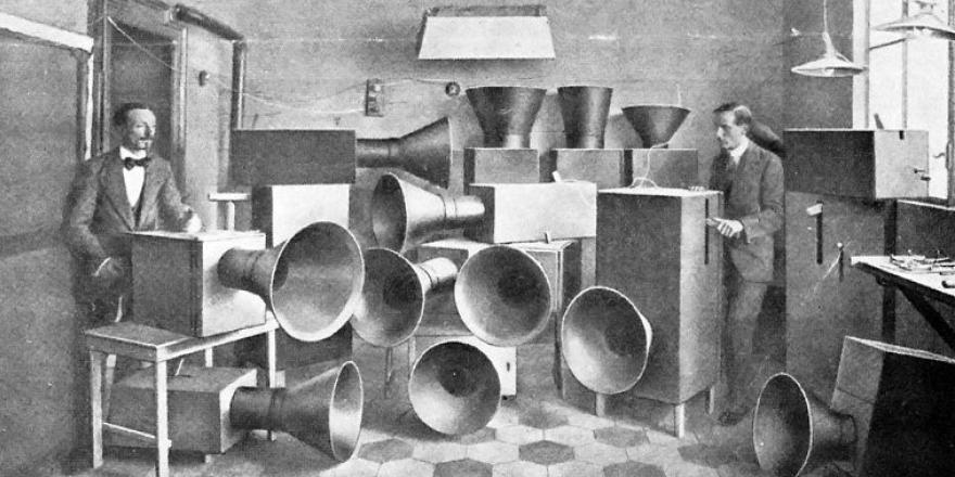 Luigi Russolo, «Intonarumori», 1914 © Luigi Russolo