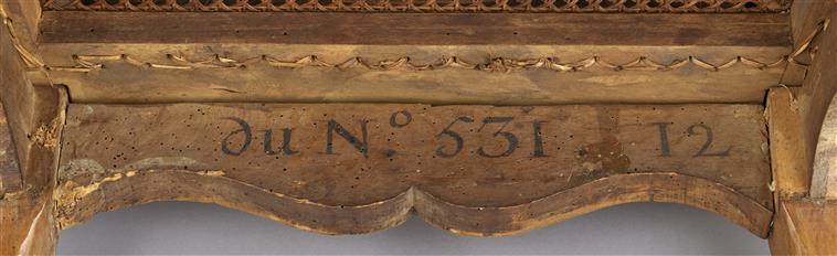 Chaise provenant de la salle à manger de Louis XV à Compiègne, numéro sous l'assise